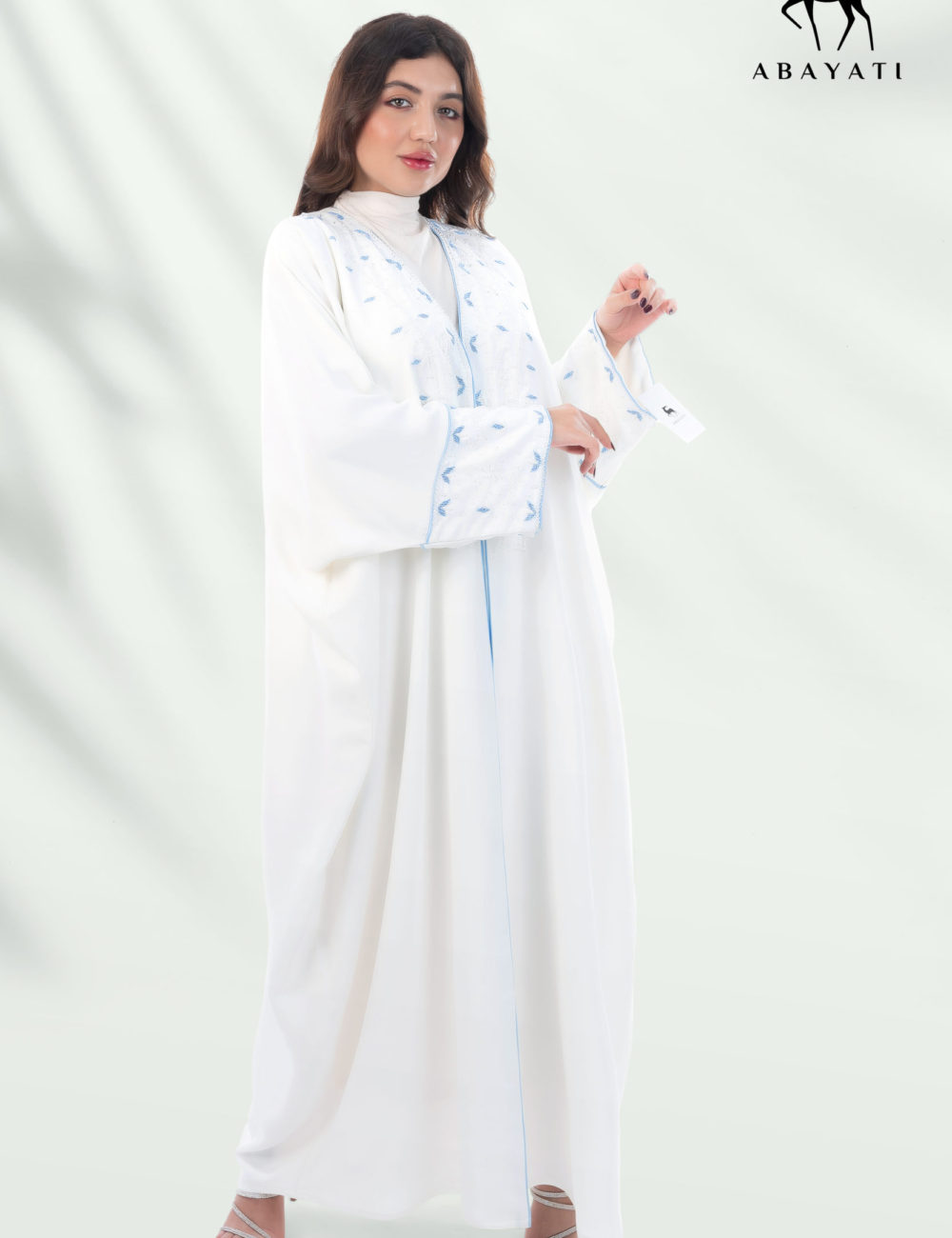 WHITE BISHT ABAYA